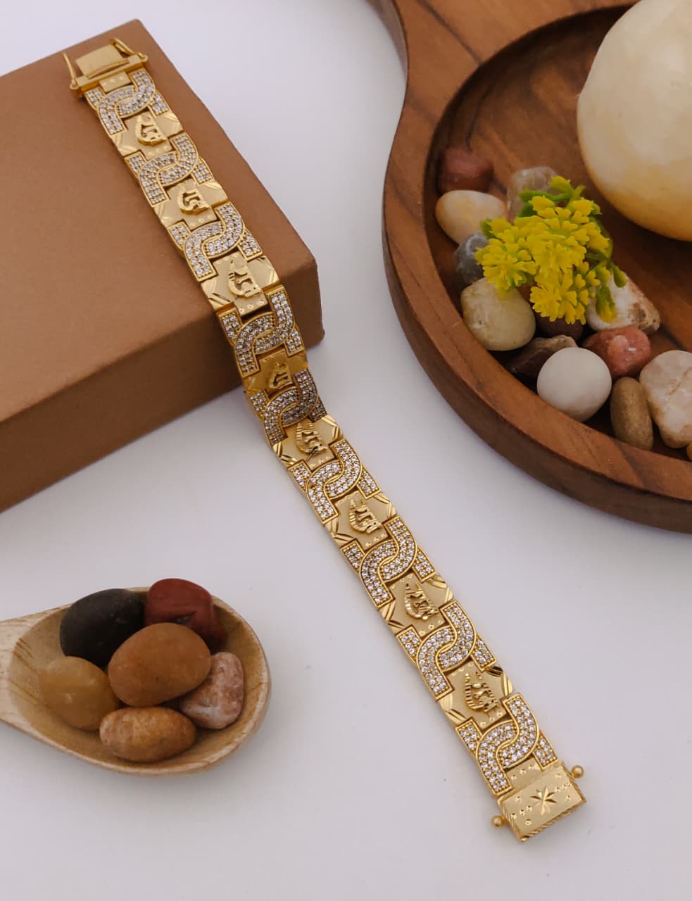 Divine Curve Men’s Bracelet