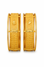 Elegant Antique Design Gold Bangles Set