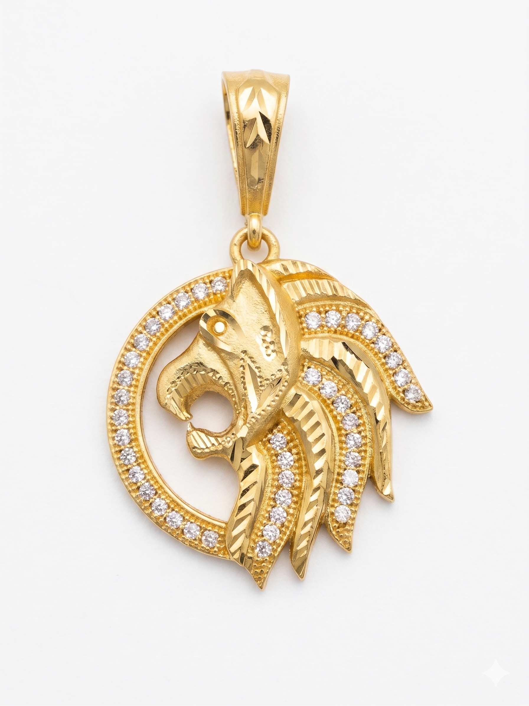 Stylish Lion Head Gold Pendant Main image