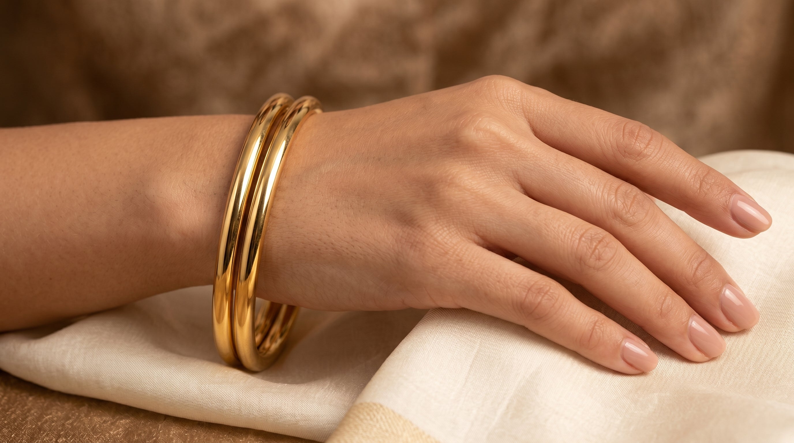 Golden Aura Sleek Bangles
