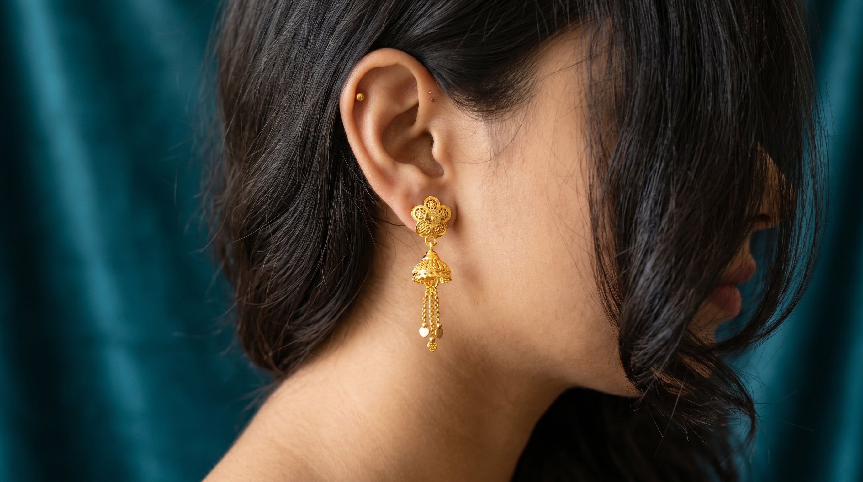 Maharani Bloom Drop Earrings Secondary image