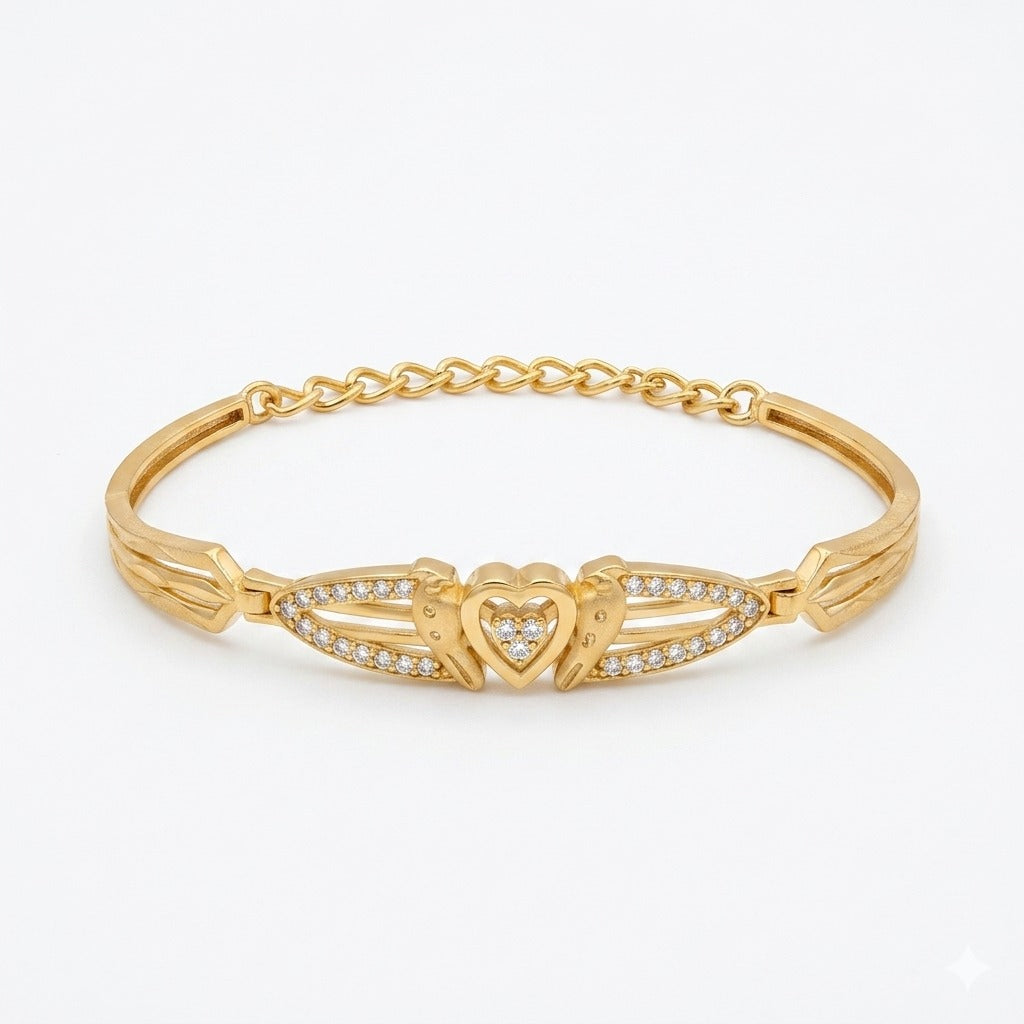 Elegant Heart Wings Gold Bracelet Main image
