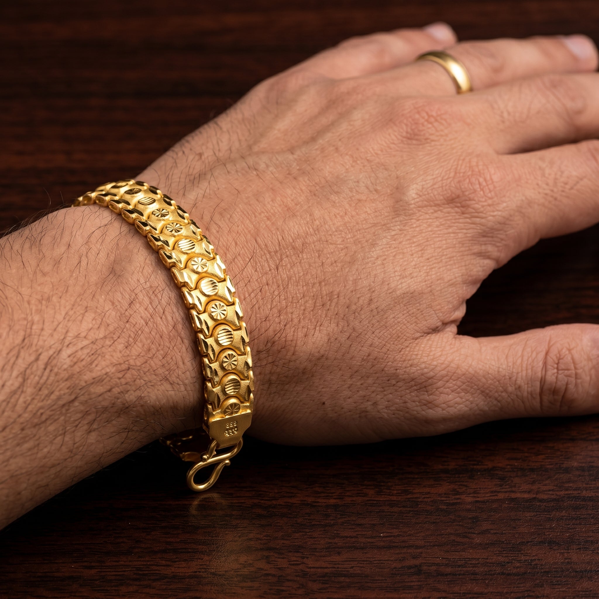 Regal Matrix Link Bracelet Secondary image
