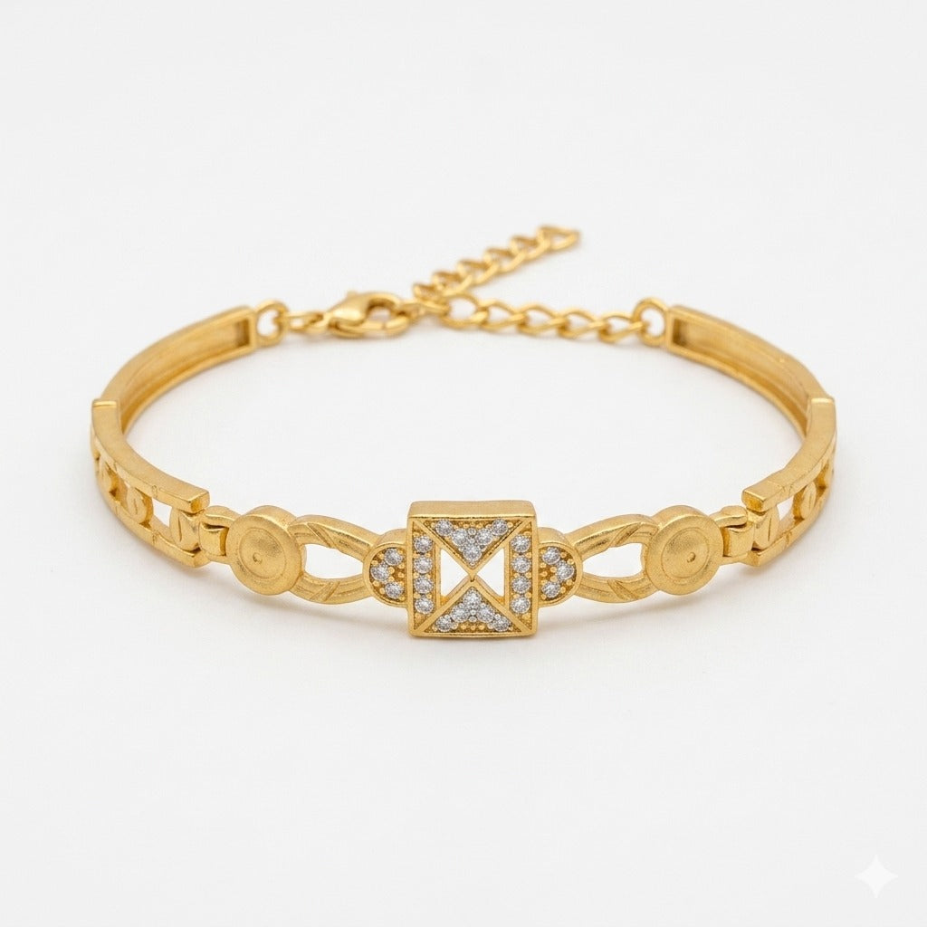 Royal Square Charm Gold Bracelet