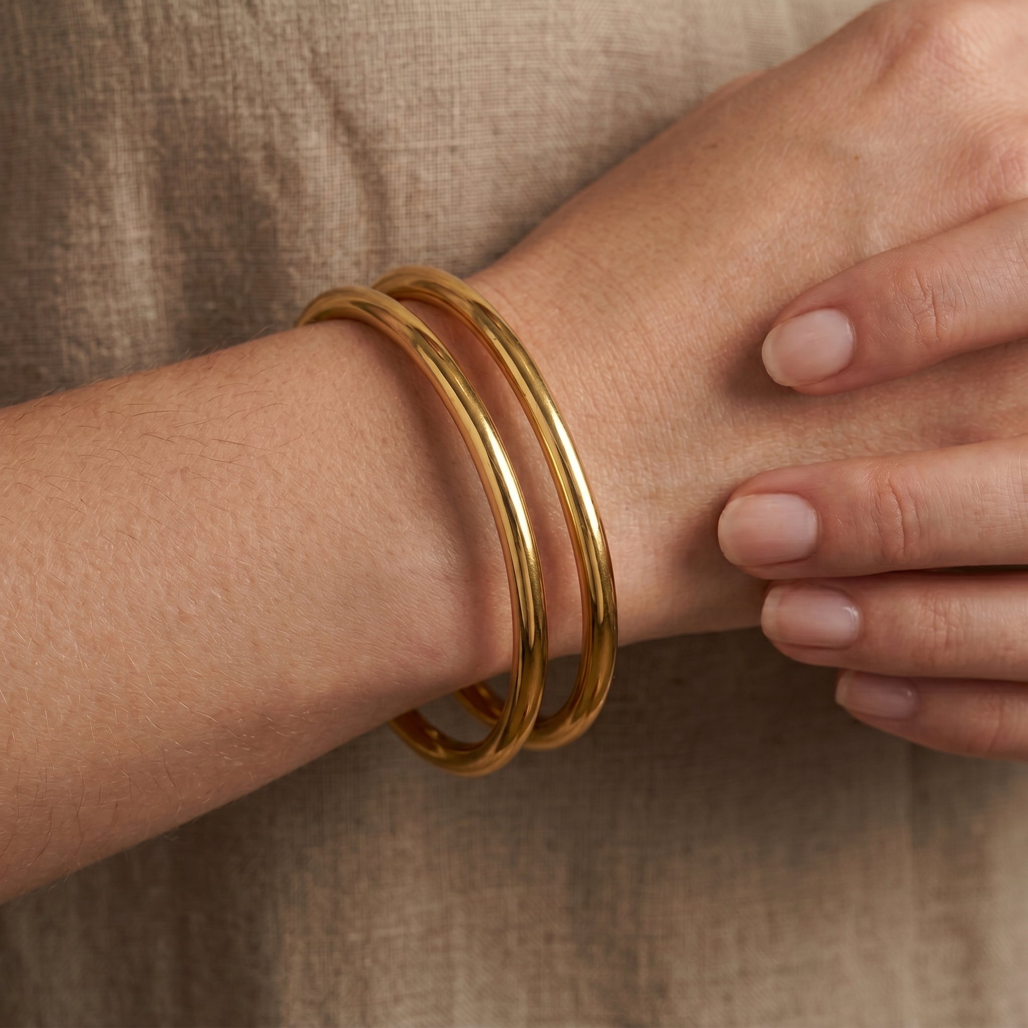 Golden Aura Sleek Bangles