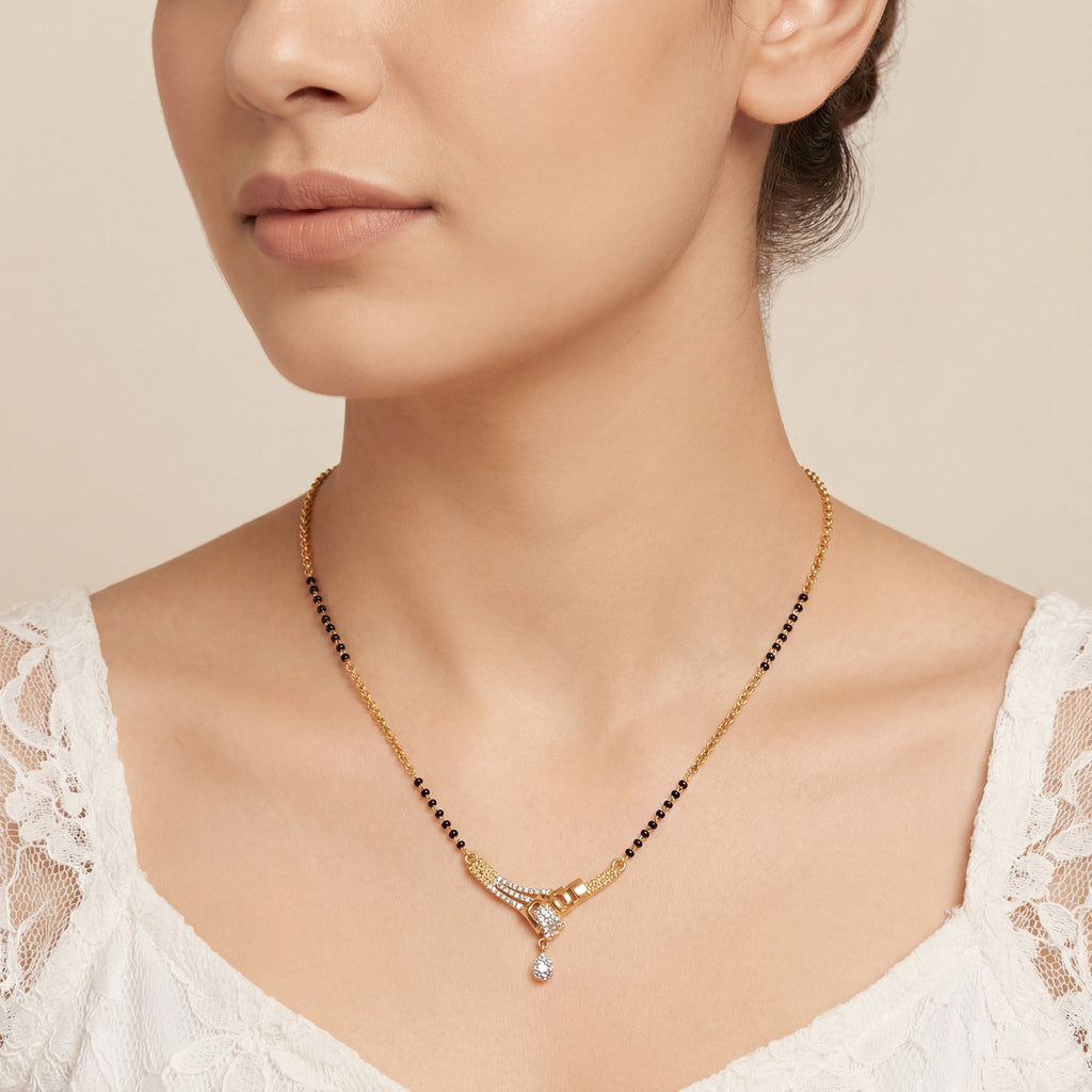 Aarohi Vritta Mangalsutra
